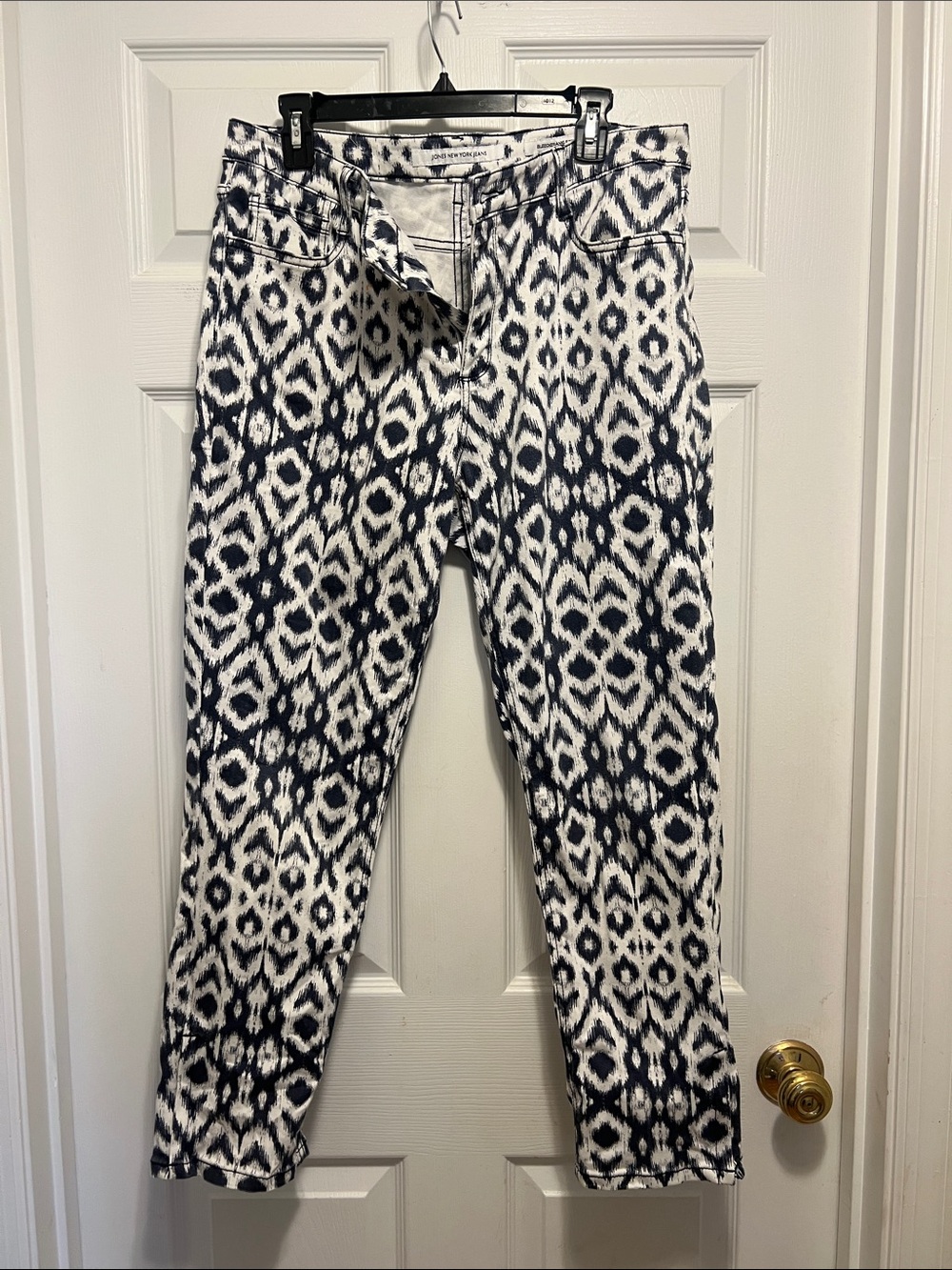 Jones New York Blue & White Print Ankle Jeans
